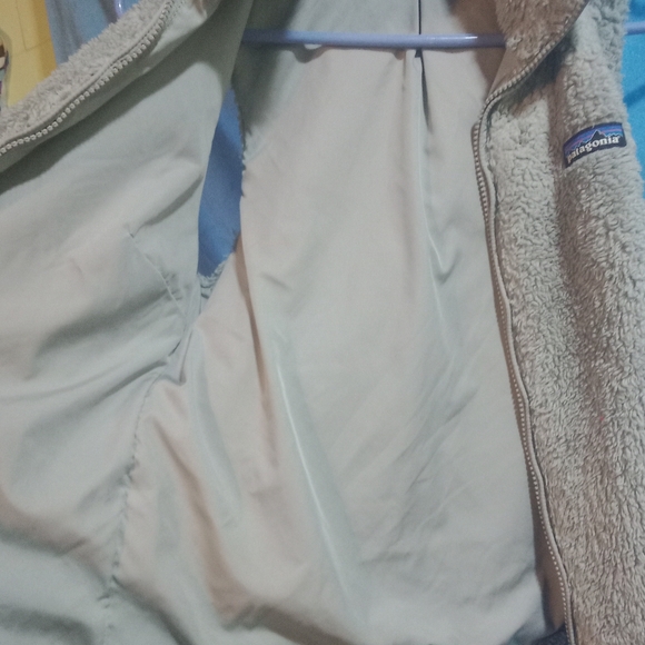 XS Patagonia Sherpa Vest in Gray - Picture 3 of 4